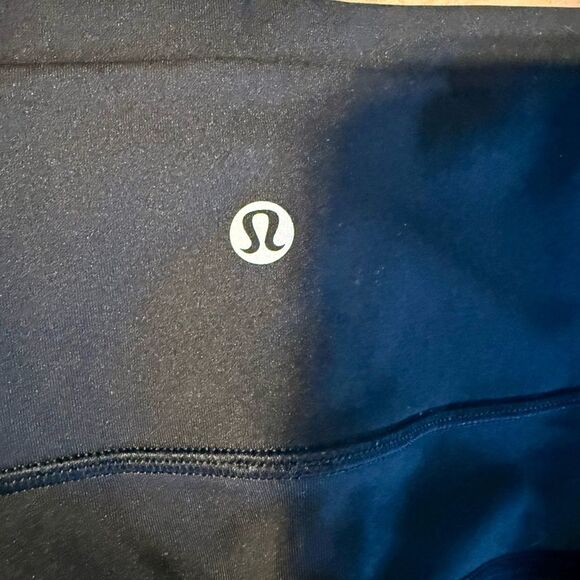 lululemon athletica Black Cross Waist Crop Leggings 21” | 4 - Picture 3 of 4